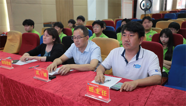 南京新華電腦專修學校互聯網2303班結課答辯圓滿落幕，學子展現<a href=http://njxh.cn target=_blank class=infotextkey>專業</a>技能與風采